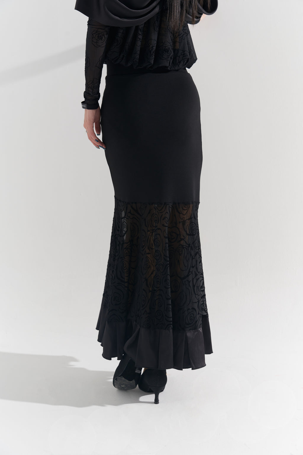 DQ-576 Black Rose Modern Skirt