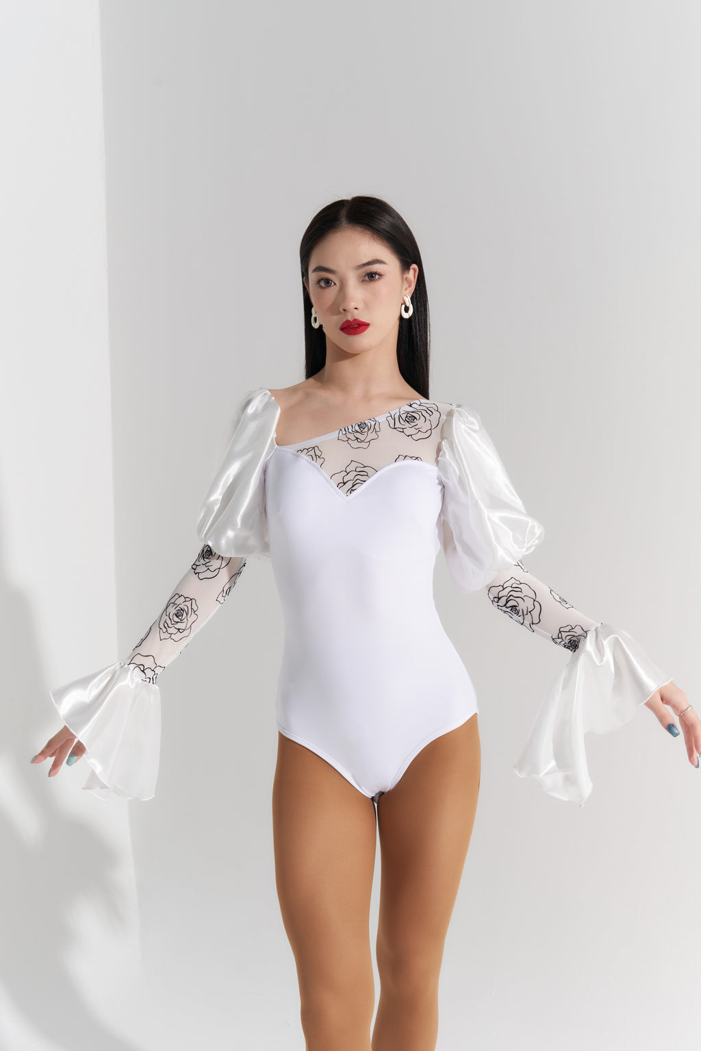 DQ580-2 White Rose Puffed Sleeve Loetard