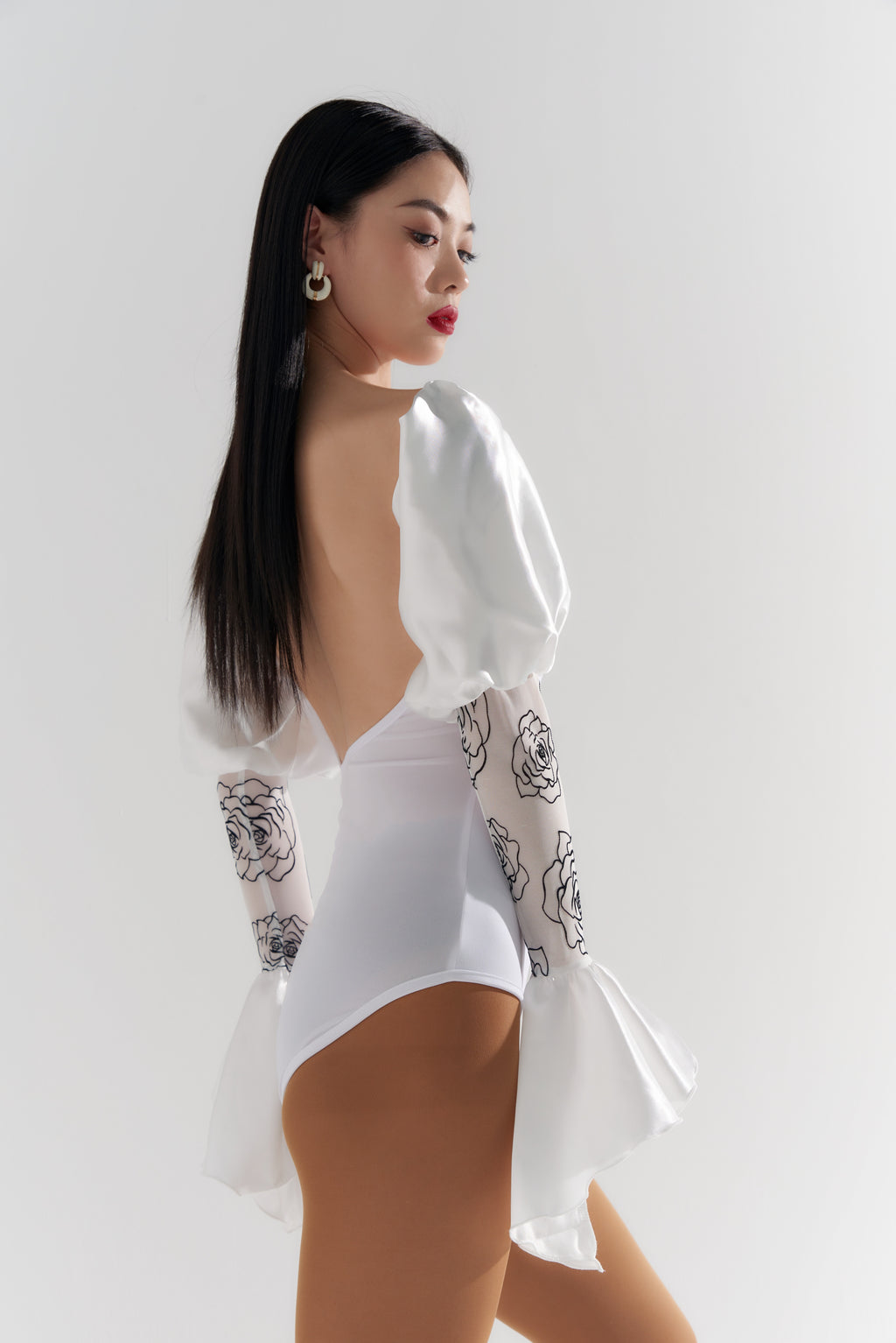 DQ580-2 White Rose Puffed Sleeve Loetard