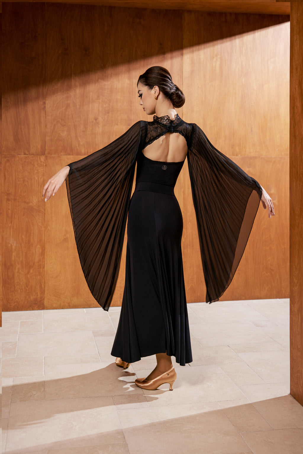 DANCE QUEEN 896-2 Black Limited Lace Big Float Long Pleated Sleeve Dancing Ballroom Leotard