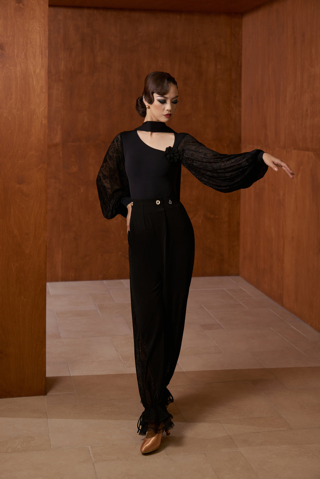 DANCE QUEEN 808-5 Black Hollow Flower Lantern Lace Sleeve Dancing Ballroom Leotard