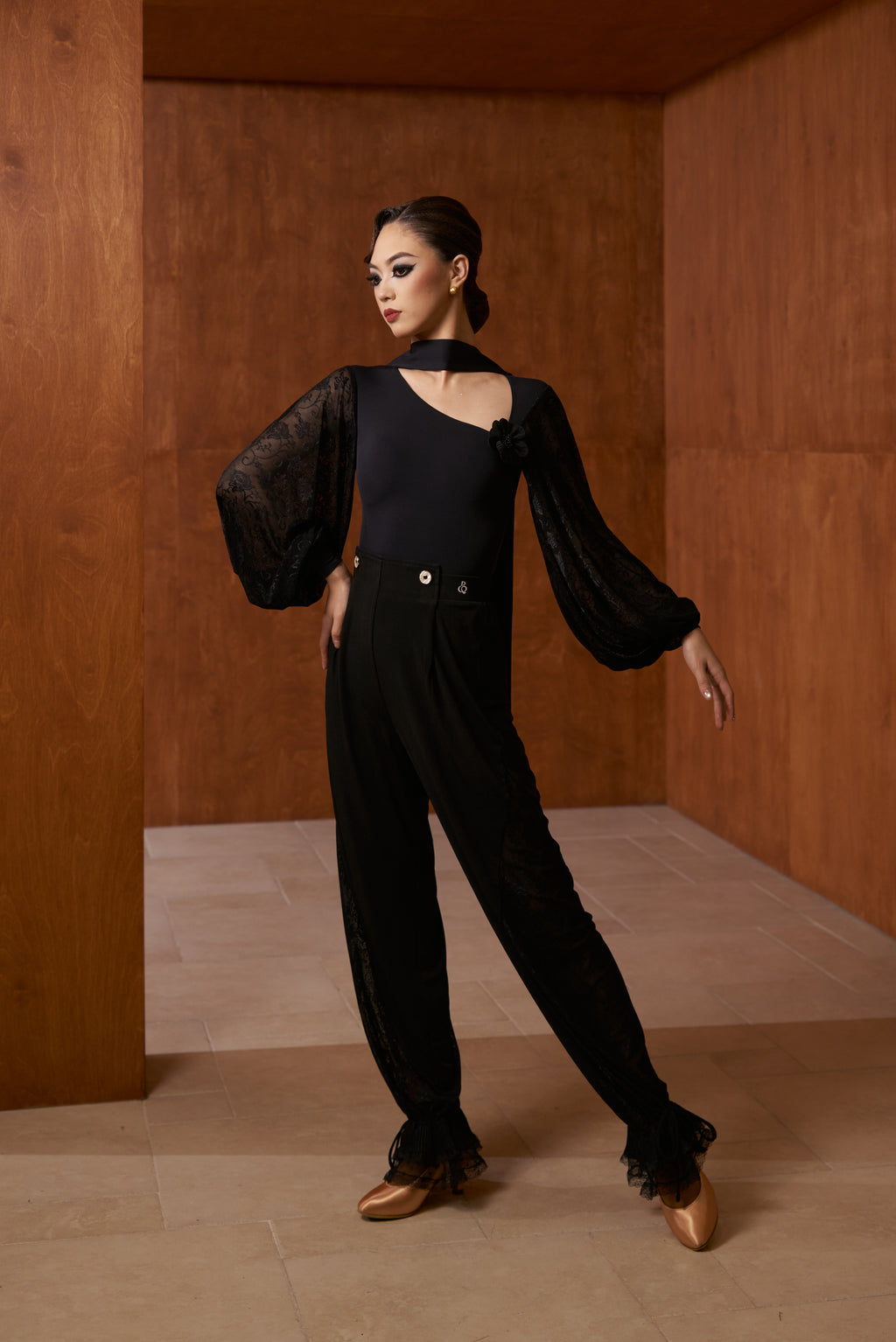DANCE QUEEN 808-5 Black Hollow Flower Lantern Lace Sleeve Dancing Ballroom Leotard