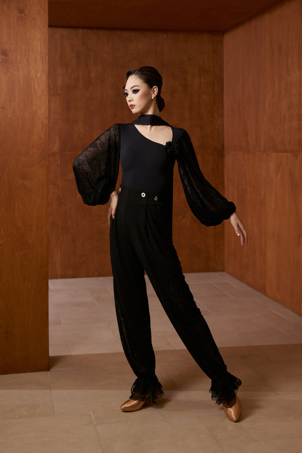 DANCE QUEEN 808-5 Black Hollow Flower Lantern Lace Sleeve Dancing Ballroom Leotard