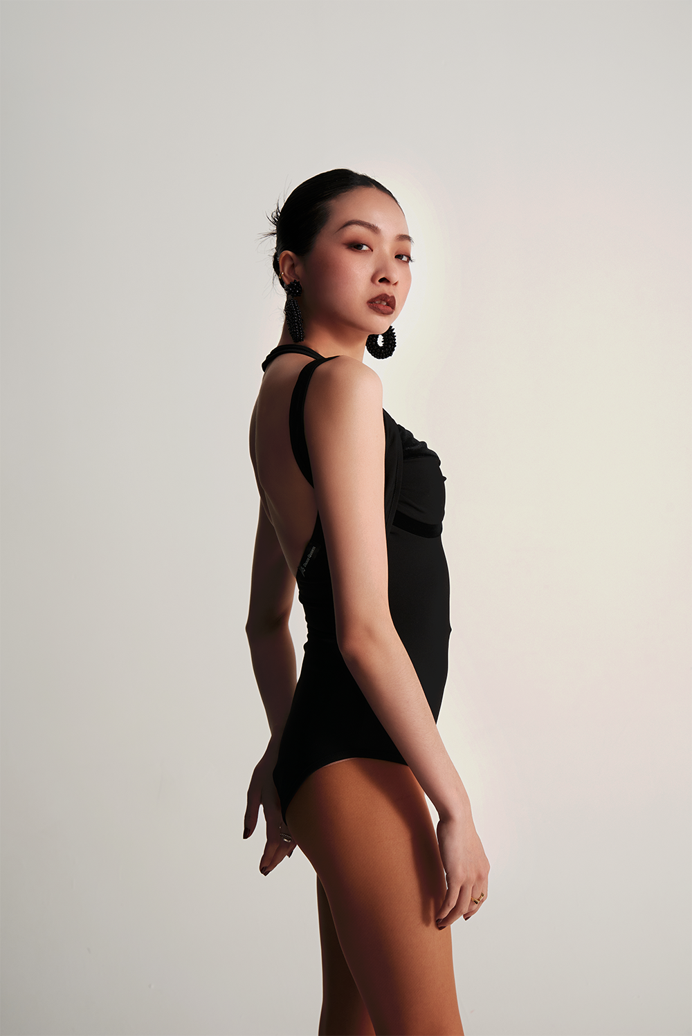 DANCE QUEEN 688-2 Black double shoulder strap hollow velvet leotard