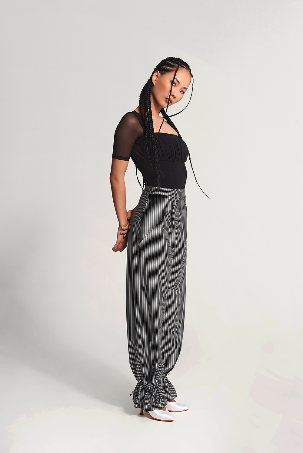 DANCE QUEEN 266-12 Training Trouser, designed for the ultimate dance experience. These trousers feature a sleek, black stripe down the side, adding a touch of sophistication to your look.