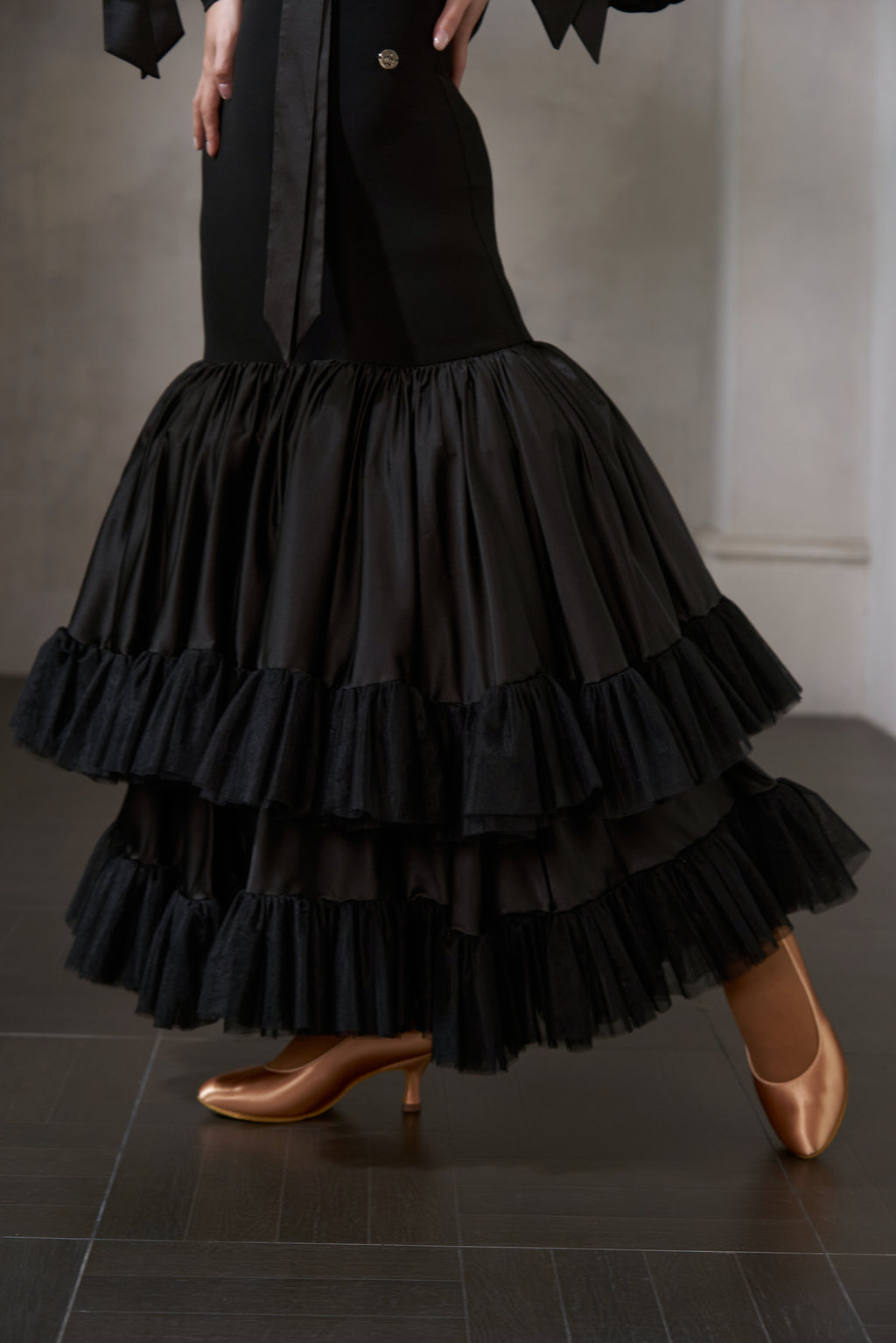 DANCE QUEEN 1036 Black Bow  Haute Couture Classic Cake skirt Customized Dress